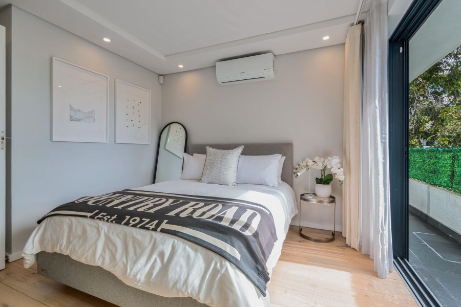 2 Bedroom Property for Sale in Sea Point Western Cape